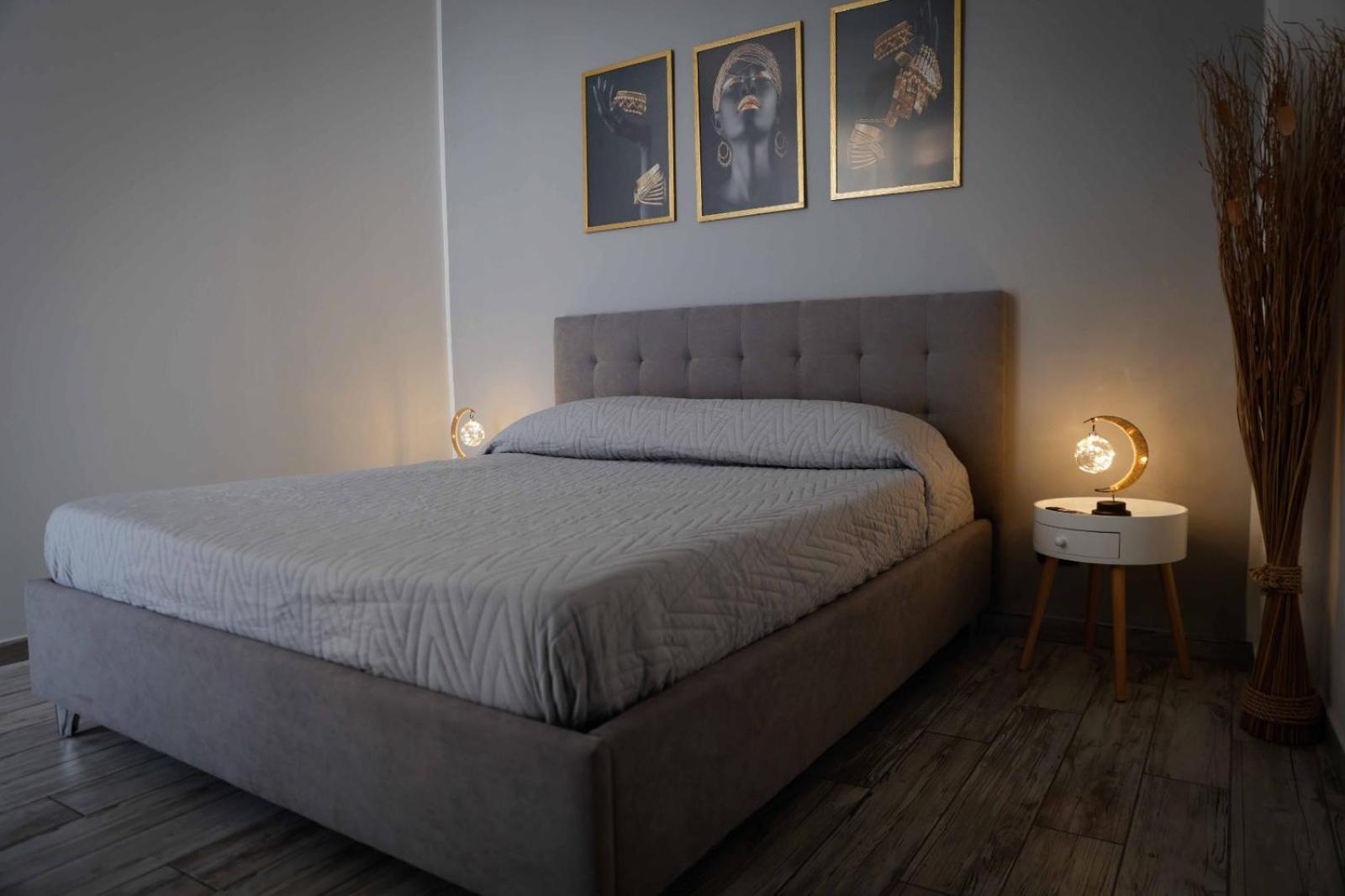 Stay In The Heart Of Salerno - Near The Duomo "La Finestra Sul Borgo" Exterior photo